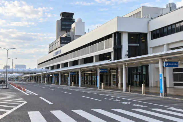 Itami Airport Private Transfers · 1